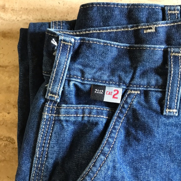 Men’s Carhartt Flame Resistant Cargo Pants - Picture 2 of 11